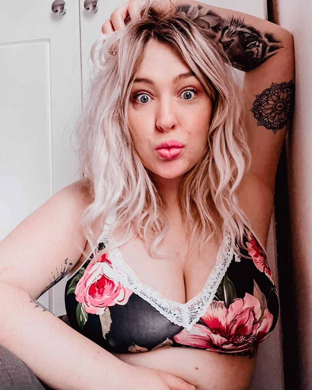 Little miss big tits :) #8HpUl4Ii