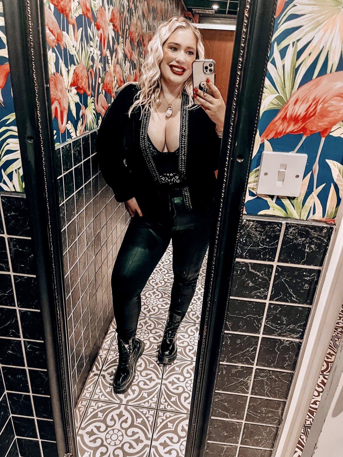 Little miss big tits :) #KRZd7eyS