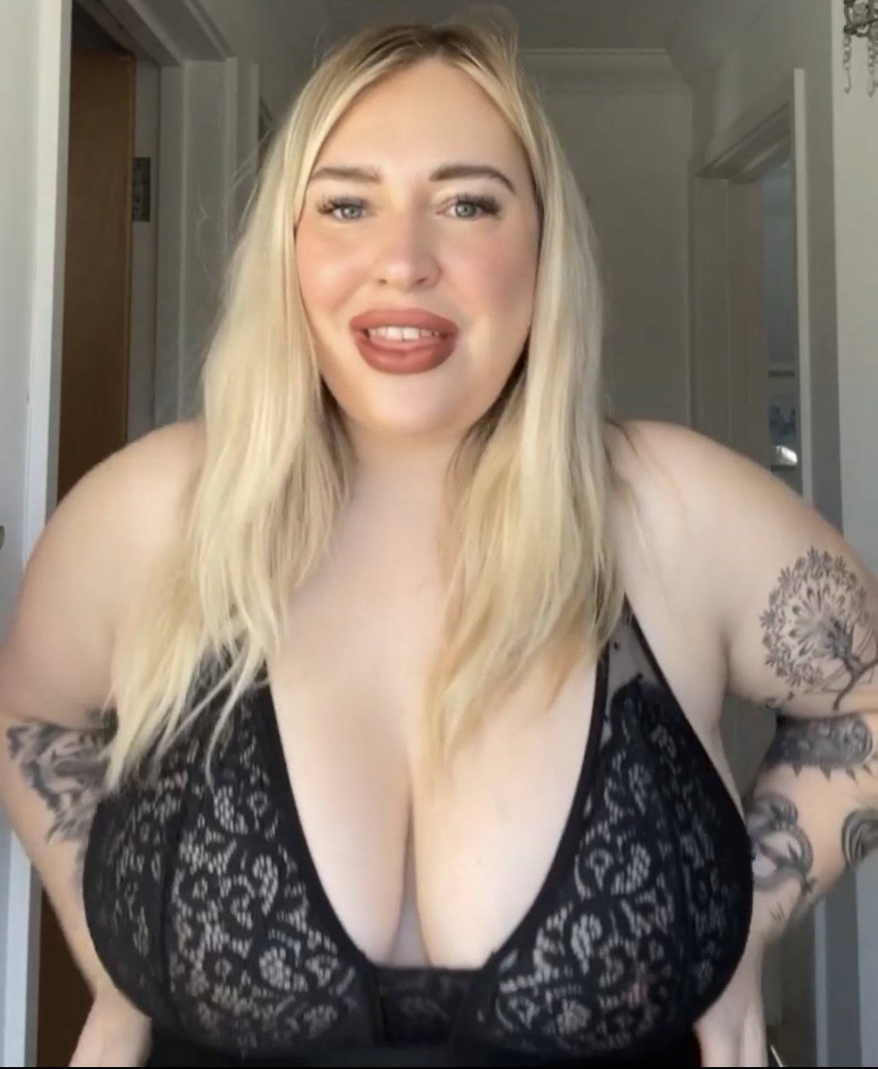 Little miss big tits :) #jmB9H9YY