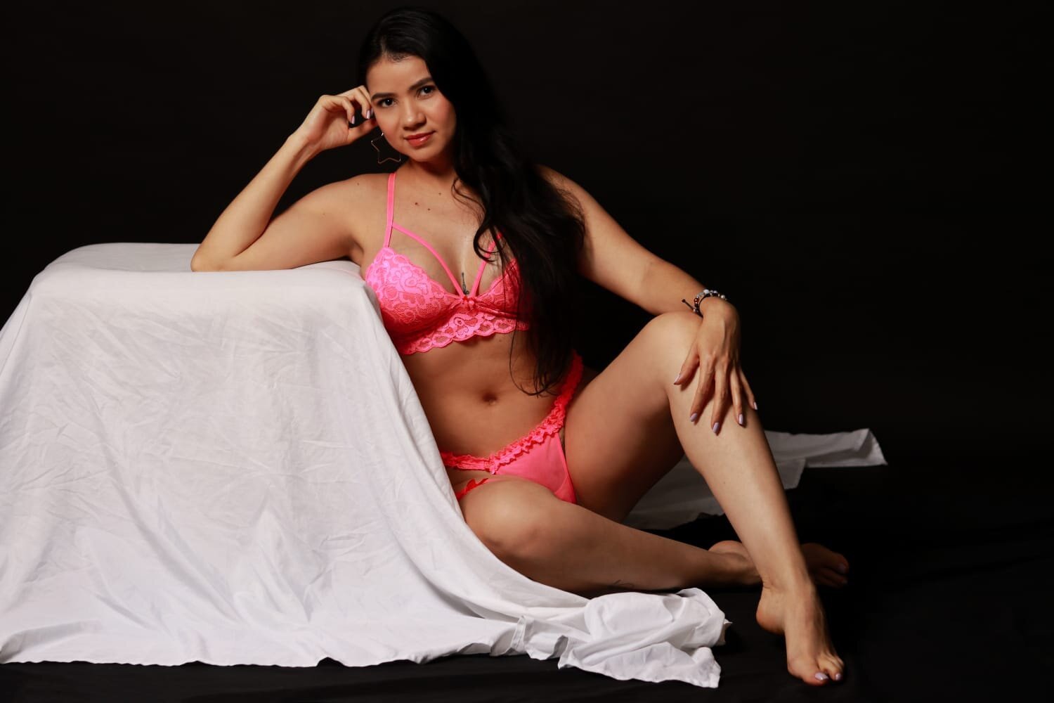 My aunt is a cam model #PHTprggf