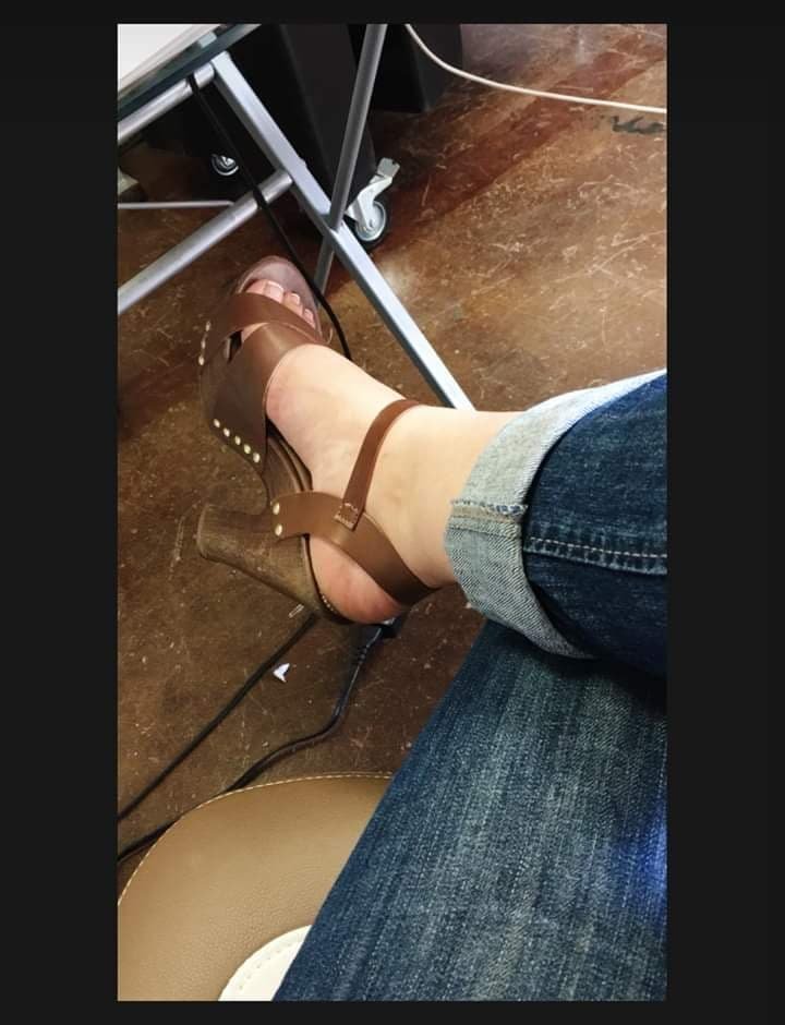 the legs and feet of my friends #o0r3NCum