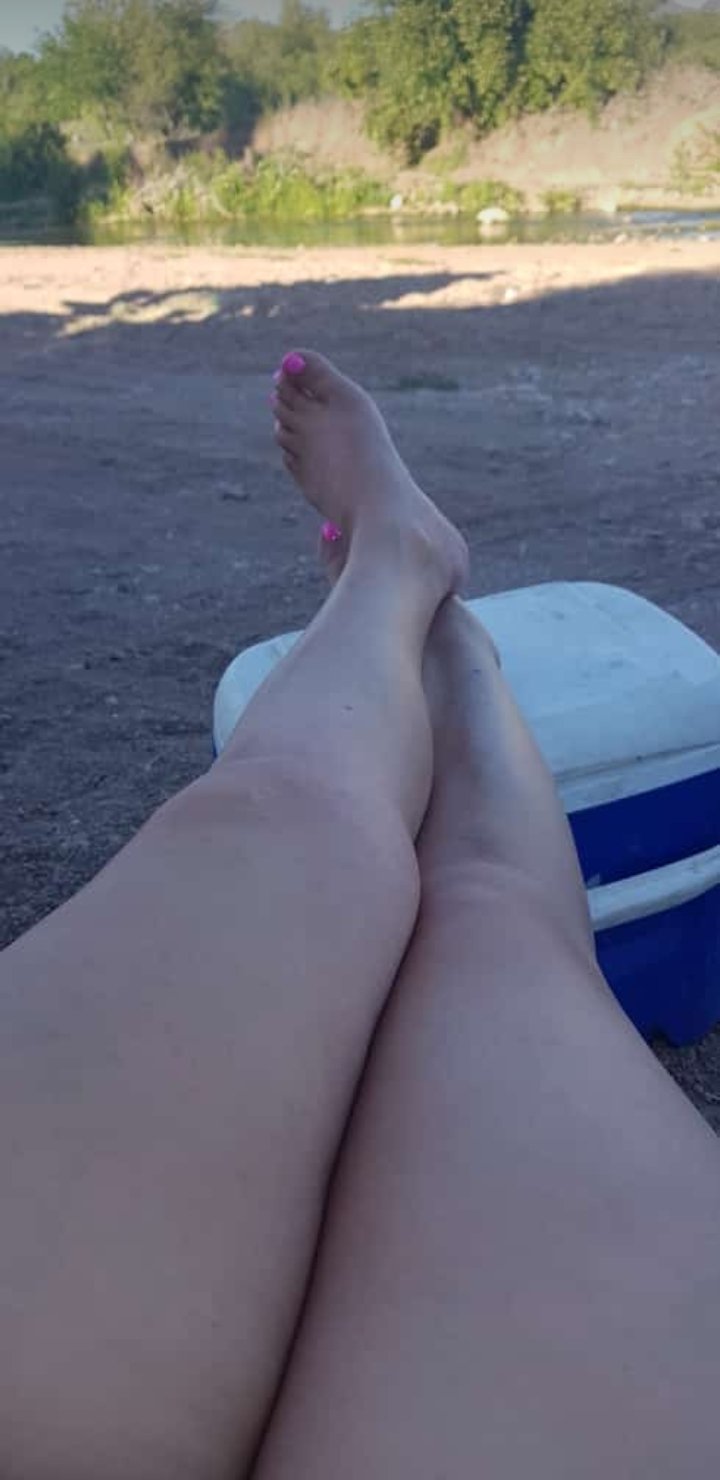 the legs and feet of my friends #wg3RAy1i