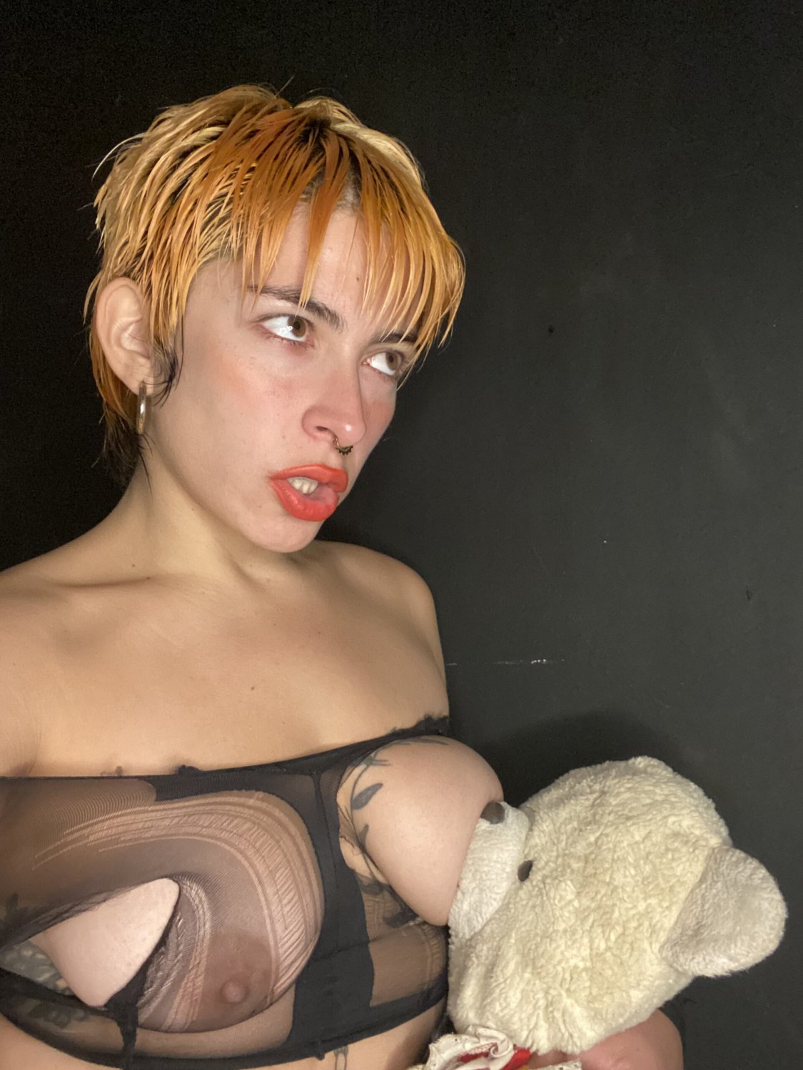 Slut #kvWNf4gA