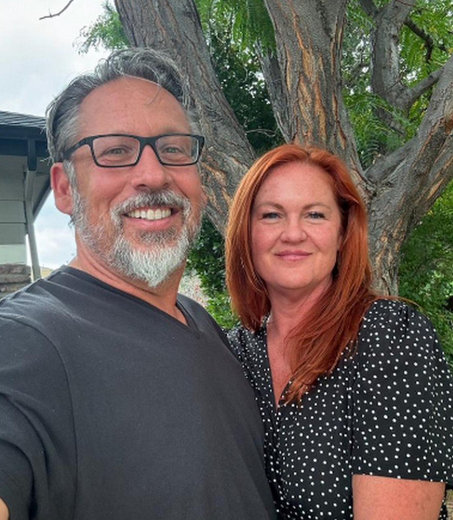 Ginger MILF looks great on her knees #oOVGCuJo